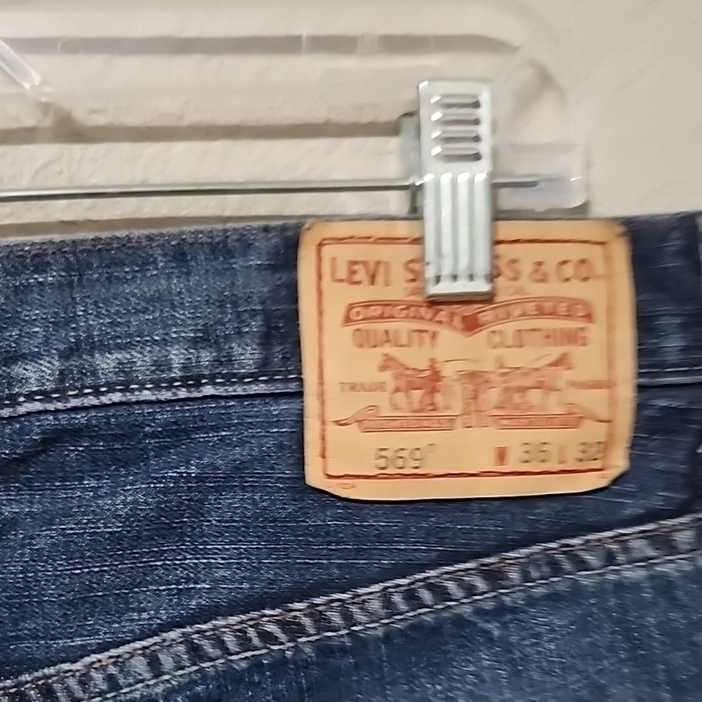 Levis 569 Jeans Mens 569 Size 36 X 32 loose straight